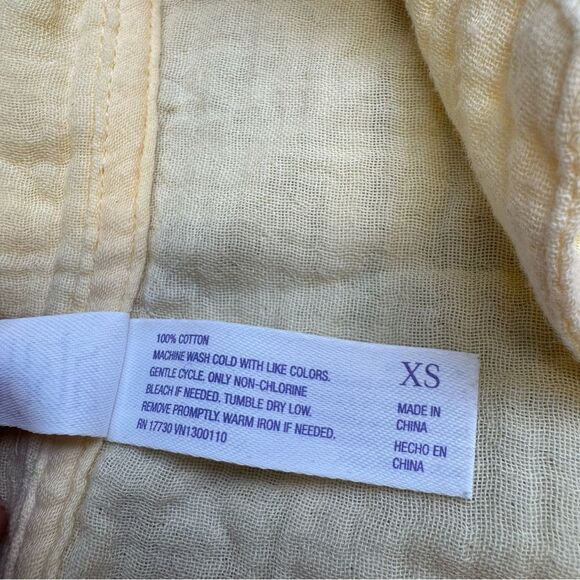 Stars Above Women's Button Down Blouse Shirt XS Extra Small Light Butter Yellow - Picture 7 of 13